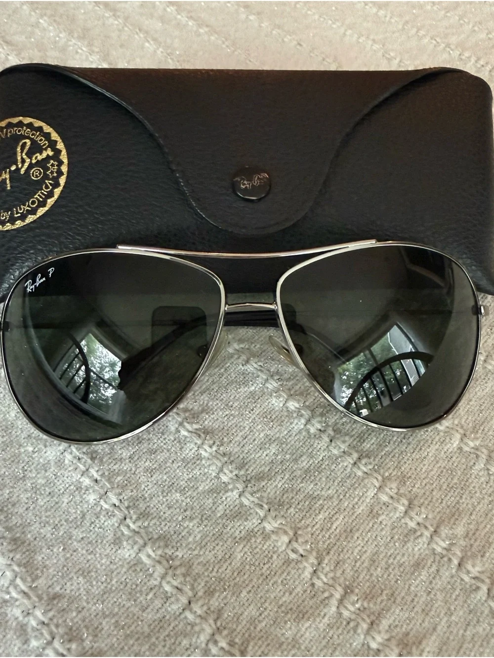 Ray-Ban Aviator Sunglasses in Black and Silver